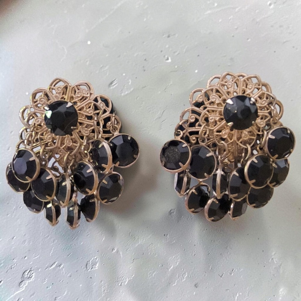 Vintage Black Glass Filigree Dangle Clip On Earrings 1940s-1950s
